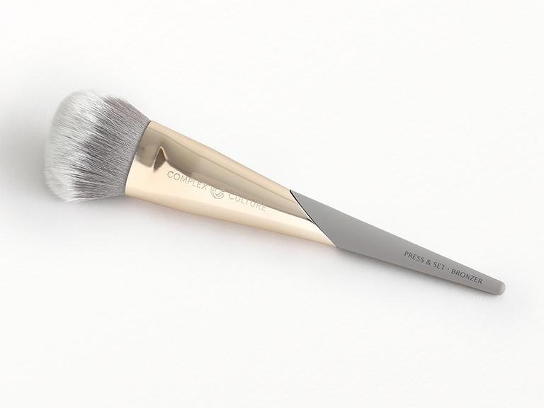 COMPLEX CULTURE Press & Set - Bronzer Brush - Quierox - Tienda Online