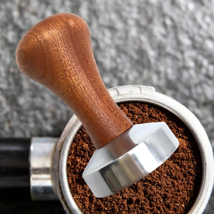 Prensa de café con martillo y mango de madera para café y espresso (58 mm) - Quierox - Tienda Online