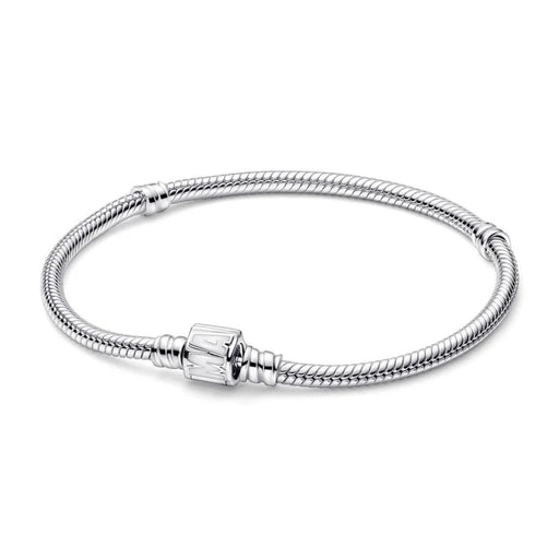 Pulsera de cadena con cierre de serpiente y logotipo de Marvel de Pandora Moments - Quierox - Tienda Online