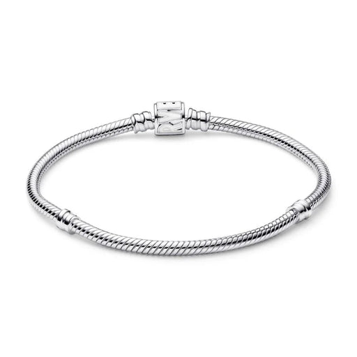 Pulsera de cadena con cierre de serpiente y logotipo de Marvel de Pandora Moments - Quierox - Tienda Online